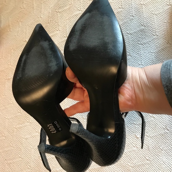Black Leather Pumps with Buckle - size Euro 39 (US 8) - Picture 6 of 10